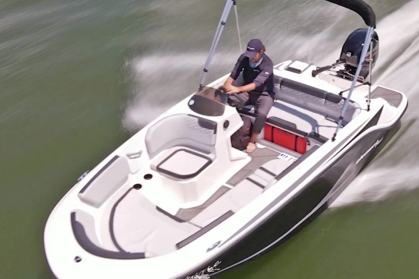 Star Boat Bayliner M 15 1 Star Boat Bayliner M 15 1