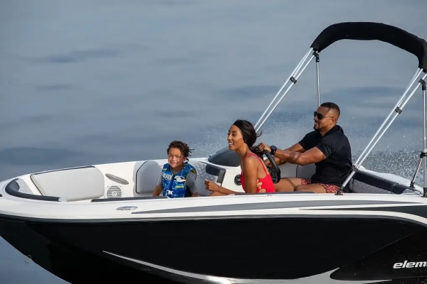 Star Boat Bayliner M 15 5 Star Boat Bayliner M 15 5