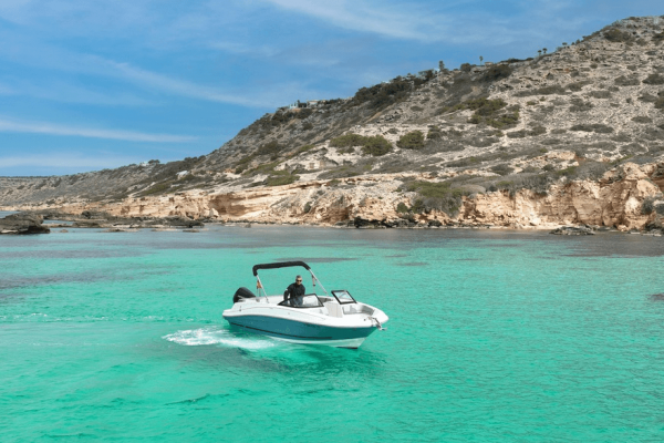 Star Boat Bayliner VR 6 Bowrider (1) Star Boat Bayliner VR 6 Bowrider (1)