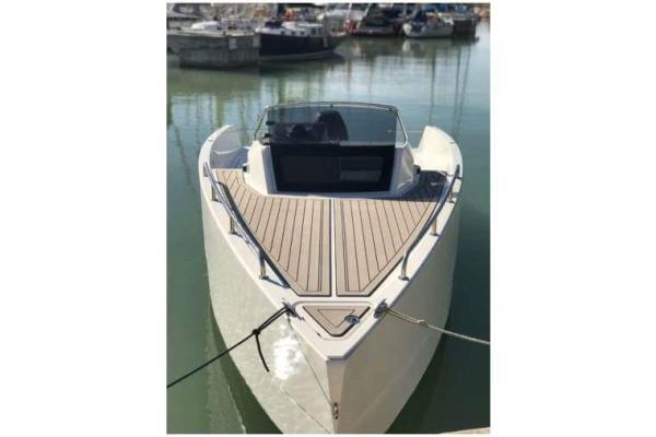 Star Boat Nuva M6 Cabin 7 Star Boat Nuva M6 Cabin 7