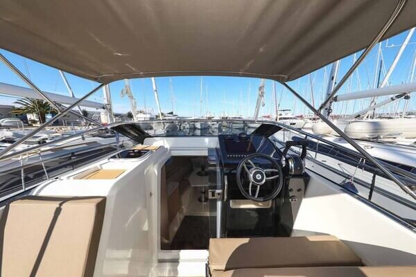Star Boat Nuva m9 cabin (9) Star Boat Nuva m9 cabin (9)