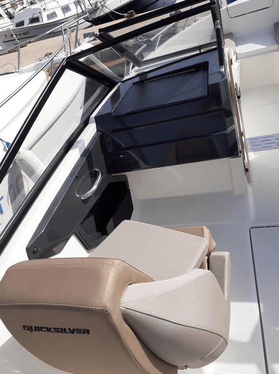 Star Boat Quicksilver Activ 605 Bowrider (5) Star Boat Quicksilver Activ 605 Bowrider (5)