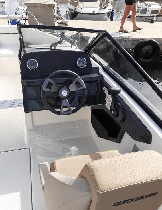 Star Boat Quicksilver Activ 605 Bowrider (6) Star Boat Quicksilver Activ 605 Bowrider (6)